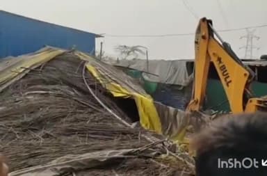 सिंगरौली: एनटीपीसी नगर निगम की टीम ने लेबर गेट के पास अवैध अतिक्रमण हटाया