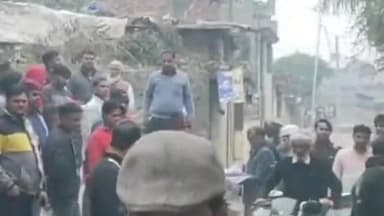 मुरादाबाद: मुंडापांडे इलाके में विद्युत विभाग ने चलाया अभियान, सरकार की योजना की दी जानकारी