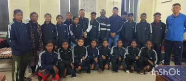 बस्तर: बस्तर जिले के विभिन्न छात्रावास के 20 विद्यार्थियों को शैक्षणिक भ्रमण के लिए गुजरात रवाना किया गया