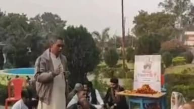 पन्ना: निर्माणाधीन कांग्रेस कार्यालय के बाहर कांग्रेस कार्यकर्ताओं ने पूर्व प्रधानमंत्री स्व. डॉ. मनमोहन सिंह को दी श्रद्धांजलि