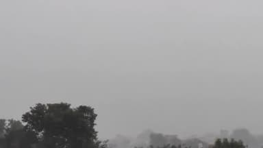 झुंझुनू: जिले में देर रात से जारी मावठ से तापमान में आई गिरावट, फसलों को होगा फायदा