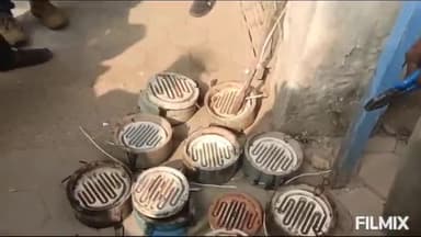 मुरैना नगर: प्रेम नगर सहित कई अन्य जगहों से विद्युत विभाग की टीम ने बिजली चोरी के लिए डाले गए तारों व 14 हीटरों को किया ज़ब्त