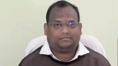 कुडू: टैक्स डिफॉल्टरों पर होगी कड़ी कार्रवाई, डीटीओ सुधीर प्रताप ने जांच अभियान की जानकारी दी