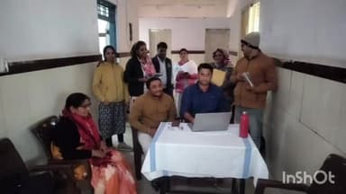 पिपरई: स्वास्थ्य केंद्र सेक्टर मीटिंग में अनमोल पोर्टल पर गर्भवती महिलाओं के दस्तावेज और जांचों का डेटा उपलब्ध कराया गया