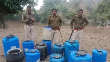 छोटीसादड़ी: छोटी सादड़ी में आबकारी विभाग की बड़ी कार्रवाई, 2000 लीटर वॉश और 6 लीटर अवैध महुए की शराब की जब्त