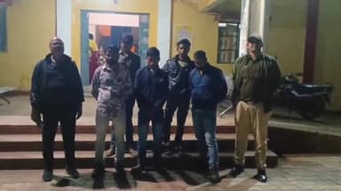 अकलतरा: अकलतरी से 5 जुआरी गिरफ्तार, जुआरियों से ₹19,500 और 4 मोबाइल जब्त