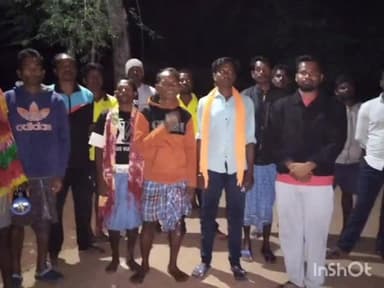 बस्तर: विश्व हिन्दू परिषद और बजरंग दल की शौर्य यात्रा व त्रिशूल दीक्षा को लेकर वार्ड क्र. 08 में बैठक हुई