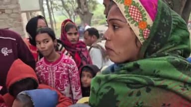 रायबरेली: गुरबक्शगंज पोस्ट ऑफिस में आधार कार्ड बनाने के नाम पर महिलाओं ने लगाया अवैध वसूली का आरोप, हुआ कांटा हंगामा