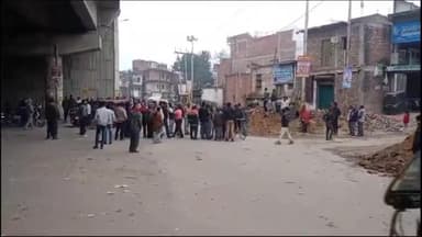 सिराथू: एनएचएआई ने टेढ़ीमोड अंदावा में नाले की अतिक्रमण की गई जमीन को बुलडोजर से खाली कराया