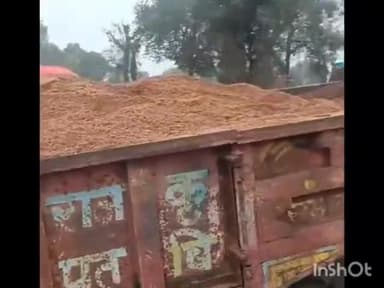 जतारा: जतारा क्षेत्र में ट्रैक्टर-ट्रॉली से रेत का अवैध परिवहन, वीडियो सोशल मीडिया पर वायरल