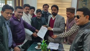 रामपुर: नगर पालिका में उद्योग व्यापार प्रतिनिधिमंडल ने युवा राष्ट्रीय अध्यक्ष नीतीश अग्रवाल के नेतृत्व में ईओ को ज्ञापन सौंपा