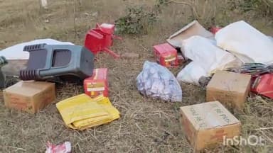 बाड़ी: बामणी नदी पुल के पास सड़क किनारे खाई में पलटी पिकअप, चालक घायल