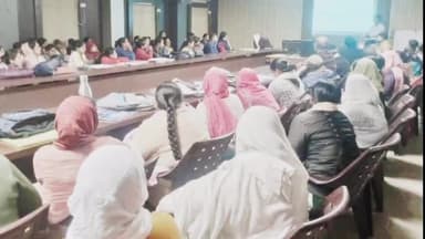 देवसर: उपखंड अधिकारी की मौजूदगी में देवसर में स्वास्थ्य कार्यक्रमों को लेकर हुई बैठक, टीकाकरण लक्ष्य पूरा करने के दिए निर्देश