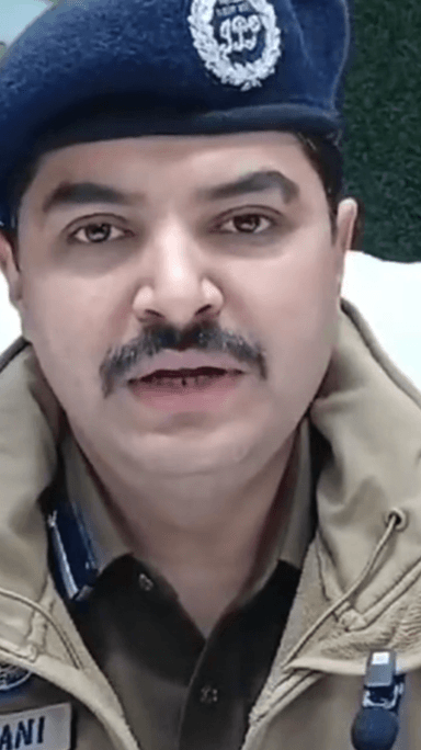 मेरठ: मेरठ रेंज में 124 अपराधियों की खुली हिस्ट्रीशीट, साल के पहले दिन DIG ने चलाया ऑपरेशन प्रहार