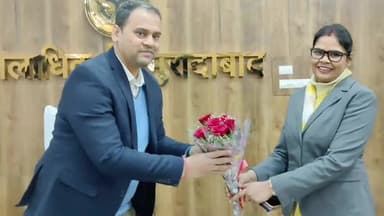 मुरादाबाद: नए वर्ष के मौके पर प्रशासनिक अधिकारी एवं कलेक्ट्रेट कर्मचारीगण ने डीएम कार्यालय पहुंचकर डीएम को दी बधाई