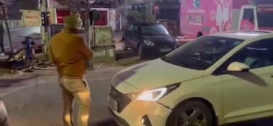 पटना ग्रामीण: बोरिंग रोड चौराहे पर वाहन चेकिंग के दौरान पुलिस ने कार रोकने की कोशिश की, पुलिसकर्मी बाल-बाल बचे