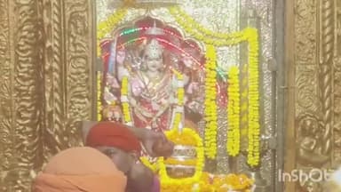 तुलसीपुर: देवी पाटन शक्ति पीठ पर नववर्ष के पहले दिन सुबह से श्रद्धालुओं की भीड़ लगी है