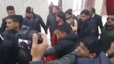 रामपुर: गुरुवार को मोदी ग्लोबल में बागेश्वर धाम सरकार के संत धीरेंद्र कृष्ण शास्त्री महाराज ने भव्य कथा का आयोजन किया