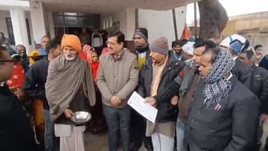 बीसलपुर: तहसील परिसर में ग्राम मनपुरा की सार्वजनिक भूमि को मुक्त कराने के लिए महिलाओं ने कटोरा लेकर न्याय की मांगी भीख