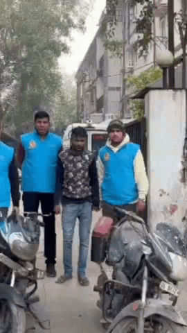 द्वारका: पश्चिमी ज़िले के एंटी ऑटो थेफ्ट स्क्वाड ने शिवाजी स्पोर्ट्स कॉम्प्लेक्स से एक चोर को किया गिरफ्तार