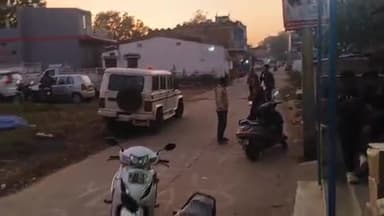 ବଡଗାଁ: ସ୍ଥାନୀୟ ବସ୍ତିରେ ତାଲା ଭାଙ୍ଗି ଚୋରି ଘଟଣା, ଘର ନିକଟସ୍ଥ ଦୋକାନରେ ଲାଗିଥିବା ସିସିଟିଭି ଫୁଟେଜ ଯାଞ୍ଚ କଲା ପୋଲିସ