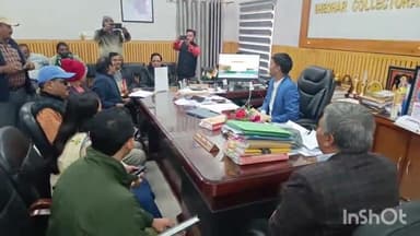 शिवहर: शिवहर ज़िले में 50 पंचायतों में पंचायत सरकार भवन के लिए ज़मीन मिली, 3 पंचायतों में ज़मीन की तलाश जारी: डीएम