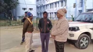 मोहनिया: भभुआ रोड रेलवे स्टेशन और दुर्गावती रेलवे स्टेशन के बीच ट्रेन से गिरकर एक युवक की हुई मौत, सूचना पर पहुंची पुलिस