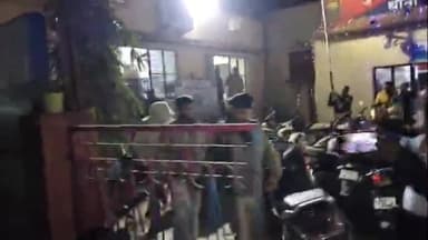 पटना ग्रामीण: बुद्धा कॉलोनी थाना क्षेत्र के किदवईपुरी में शराब के नशे में डांस पार्टी करते हुए दो महिलाएं और दो पुरुष गिरफ्तार