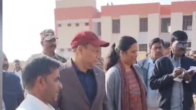 भरनो: सुकुरहुटू में आदिवासी कल्याण मंत्री ने निर्माण कार्य में लापरवाही पर जताया असंतोष, अधिकारियों को फटकार लगाई