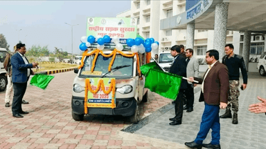 गढ़वा:- सड़क दुर्घटनाओ से बचाव के लिये जागरूकता रथ को हरी झंडी दिखाकर उपयुक्त ने किया रवाना