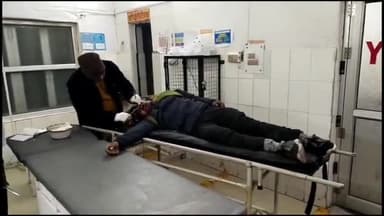 इटावा: सदर तहसील इलाके के यमुना नदी पुल पर दो बाइकों की टक्कर में 3 युवक हुए घायल, 1 की हालत गंभीर