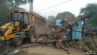 खबर औरैया से पालिका की वेश कीमती भूमि से जिला प्रशासन ने हटवाए अबेध कब्जेदार