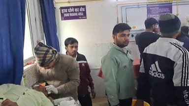 जमुई: सतगामा के पास सड़क दुर्घटना में स्कूटी सवार महिला दरोगा और चौकीदार घायल, सदर अस्पताल में चल रहा इलाज