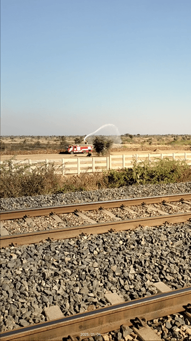 मंडाना के जंगल में लगी आग🔥अग्निशमन🚒 की दो दमकलों🚒 ने आग पर पाया काबू 
  #🔥#आग #फॉरेस्ट     
लगभग 50 बीघा में लगी आग