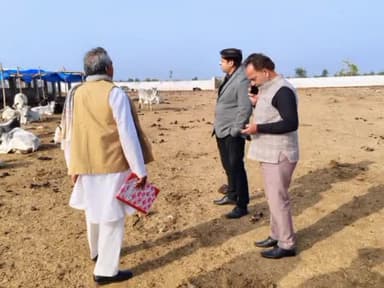 कर्वी: AdM ने मऊ कलचिहा में संचालित गौशाला का किया औचक निरीक्षण