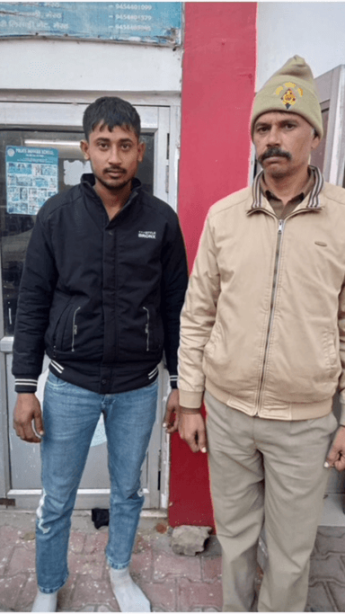 मेरठ: शाहजहां कॉलोनी में अवैध तमंचे के साथ किसी घटना को अंजाम देने की फिराक में घूम रहे युवक को पुलिस ने गिरफ्तार किया