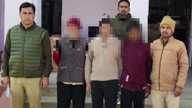 रामपुर: रविवार को थाना कोतवाली क्षेत्र से पुलिस ने विभिन्न अभियोगों में पंजिकृत तीन वारंटी आरोपियों को किया गिरफ्तार