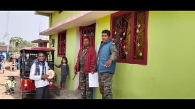 पांकी: पांकी थाना क्षेत्र के नोडिहा में पुलिस ने अभियुक्त के घर इश्तहार चिपकाए