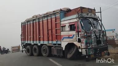 कोचस: कोचस NH पर ट्रक और पिकअप के बीच हुई टक्कर, दोनों वाहन हुए क्षतिग्रस्त