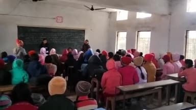 रायबरेली: रायबरेली के एक निजी विद्यालय में डॉ स्वेता वर्मा ने बालिकाओं को किया जागरूक