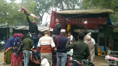 खबर औरैया से साप्ताहिक बंदी के दिन भी खुले बाजार जिलाधिकारी आदेश की कर रहे व्यापारी अवहेलना