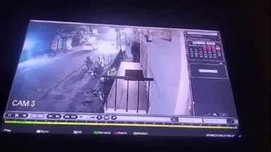 मुरादाबाद: नवीन नगर में शराब बार में युवक ने किया हंगामा, मैनेजर द्वारा पैसे मांगने पर तानी रिवाल्वर