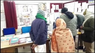 इटावा: वैदपुरा पुलिस ने दहेज एक्ट में वारंट के आधार पर पति-पत्नी को किया गिरफ्तार, मेडिकल परीक्षण कर कोर्ट में पेश किया