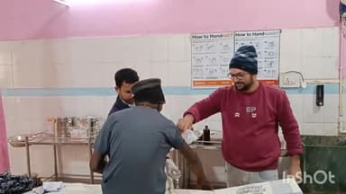 बांका: विजयनगर चौक के पास गैरेज में इंजन का पाइप फटने से मिस्त्री का हाथ झुलसा