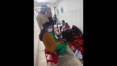 पांकी: भाजपा महिला मोर्चा की प्रदेश कोषाध्यक्ष लवली गुप्ता ने पाकी क्षेत्र के रिम्स में इलाज करा रहे लोगों से मुलाकात की