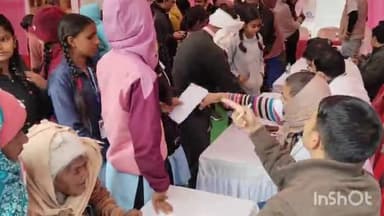 बाड़ी: बाडी में आयुष्मान आरोग्य शिविर में रैफर मरीजों को दिया गया उपचार