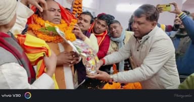 उदवंत नगर: बामपाली स्थित भाजपा कार्यालय में बीजेपी कार्यकर्ताओं और नेताओं ने जिला अध्यक्ष दुर्गा राज को सम्मानित किया