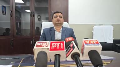 रायबरेली: दरियापुर स्थित एम्स के डॉक्टर कर्नल नीरज श्रीवास्तव ने चीन में फैले ह्यूमन मेटान्यूमोवायरस के बचाव हेतु दिया बयान