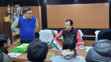 বজবজ ২: দলীয় কার্যালয়ে এলাকার বিভিন্ন সমস্যার কথা শুনলেন বজবজ 2 নম্বর পঞ্চায়েত সমিতির সভাপতি