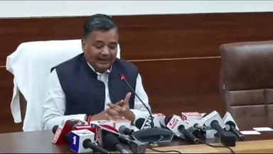 प्रयागराज: प्रेस वार्ता में पर्यटन एवं संस्कृति मंत्री जयवीर सिंह ने कहा, प्रयागराज 40 करोड़ श्रद्धालुओं की मेजबानी के लिए तैयार है